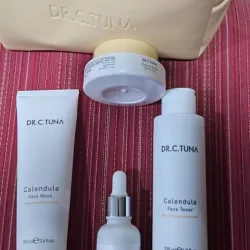 Set caléndula con cosmetiquera 
