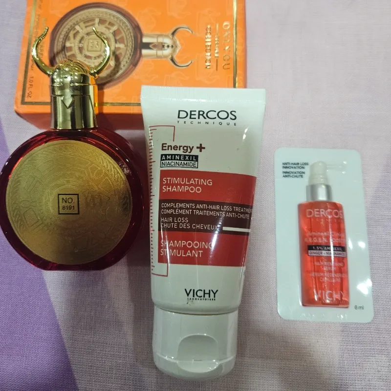Shampoo Dercos y Perfume