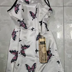 Vestido para dormir y colonia