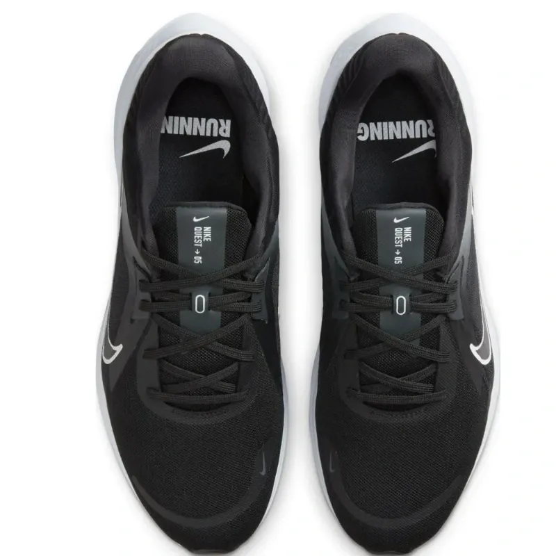 Nike Quest 5