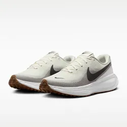 Nike Revolution 8 cream