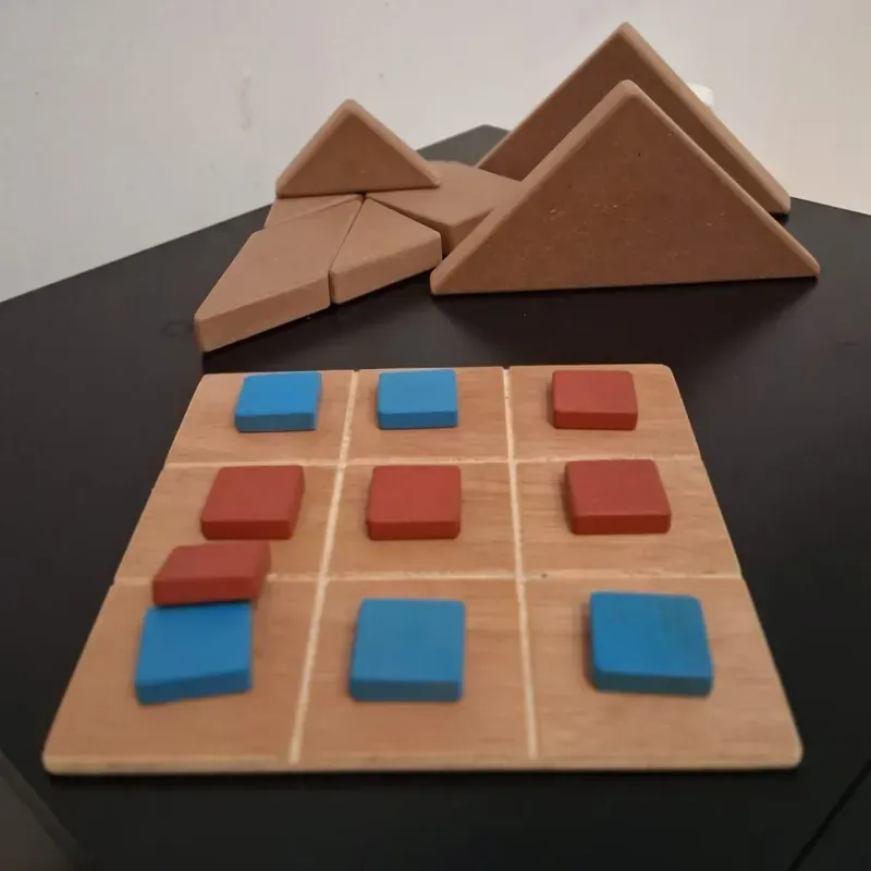 Tangram/ Tablero tic tac toe