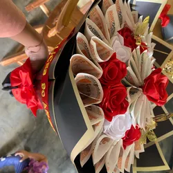 Ramo de flores grandes con dinero incluido