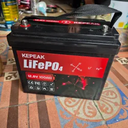 Batería Kepeak 12v y 100ah LiFePO4
