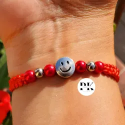 PULSERA TEJIDA CON CARITA FELIZ