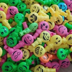 JUGUETE RELLENO PITO CARITA EMOJI 4.5 CM
