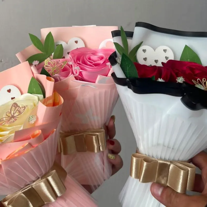Ramo mini de rosas eternas