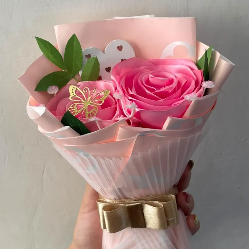 Ramo mini de rosas eternas