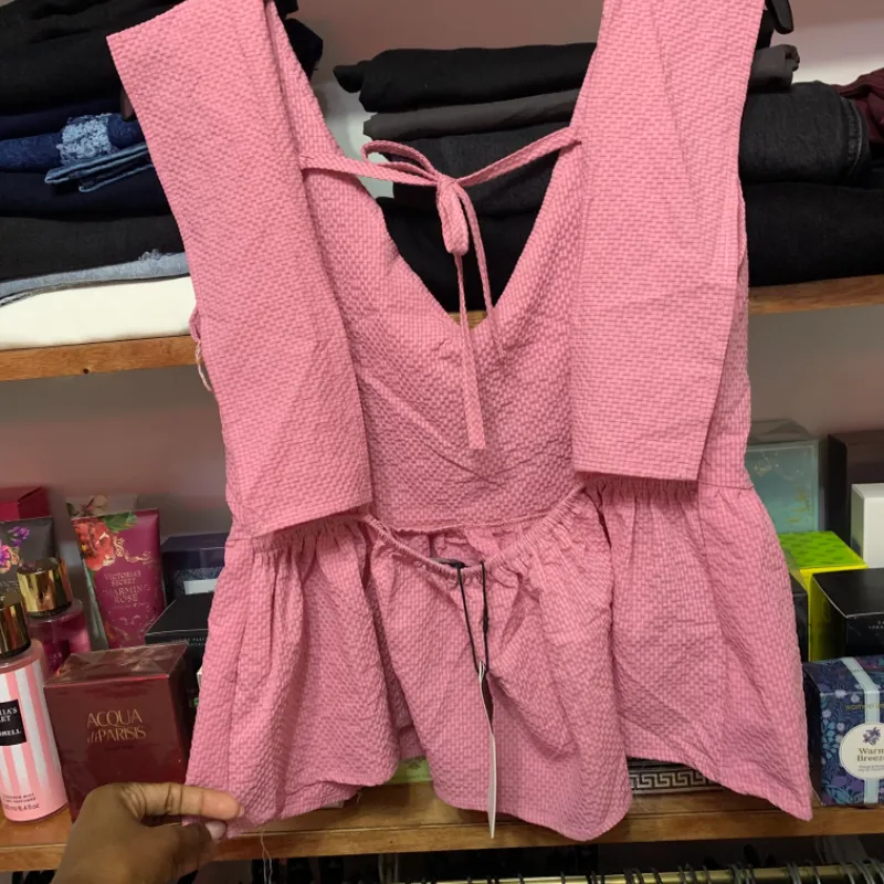 Blusa con vuelo y espalda afuera 