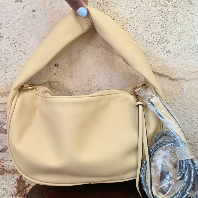 Cartera amarilla