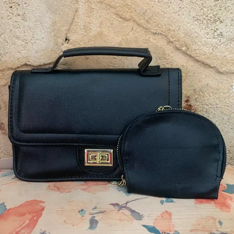 Cartera con monederito incluido