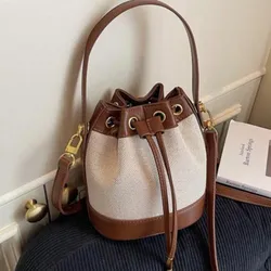 Bolso tipo balde tejido 