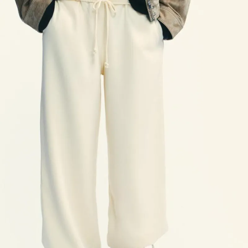 Jogger Zara de felpa amarillo