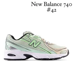 New Balance 740