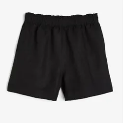 Shotrs H&M de lino con bolsillos a los lados 