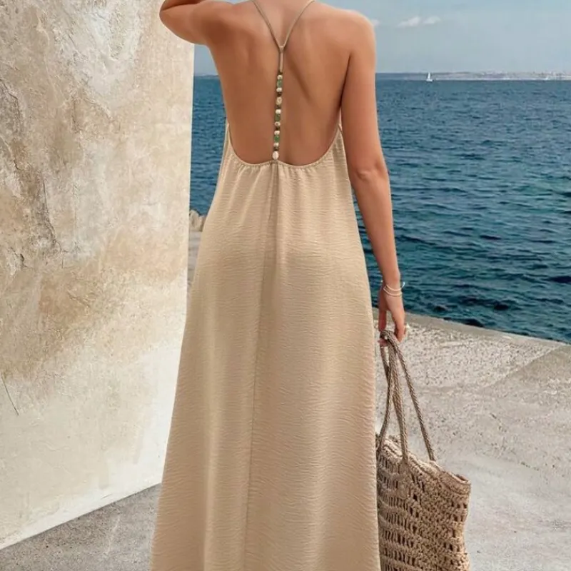 Vestido beige con detalles en la espalda