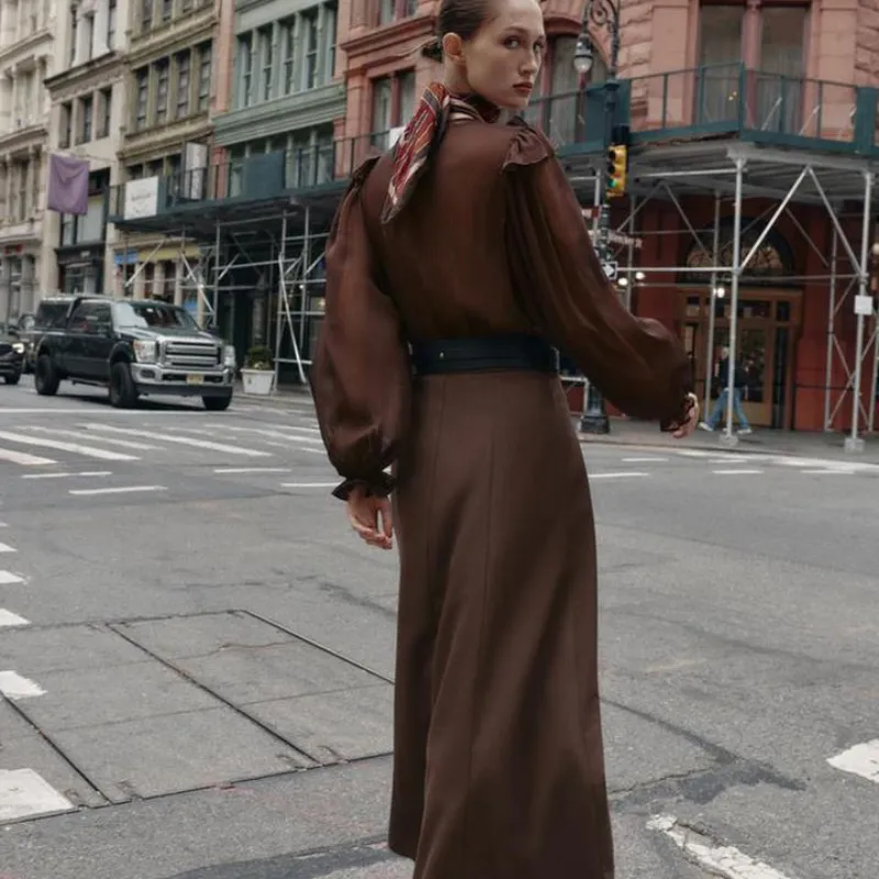 Vestido Zara carmelita con botones dorados