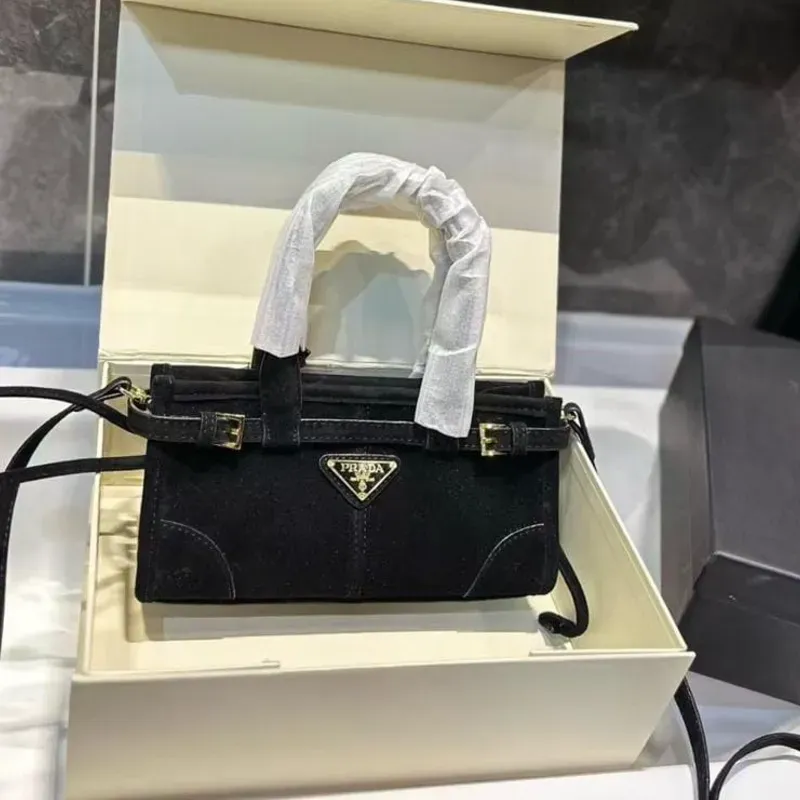Cartera Prada