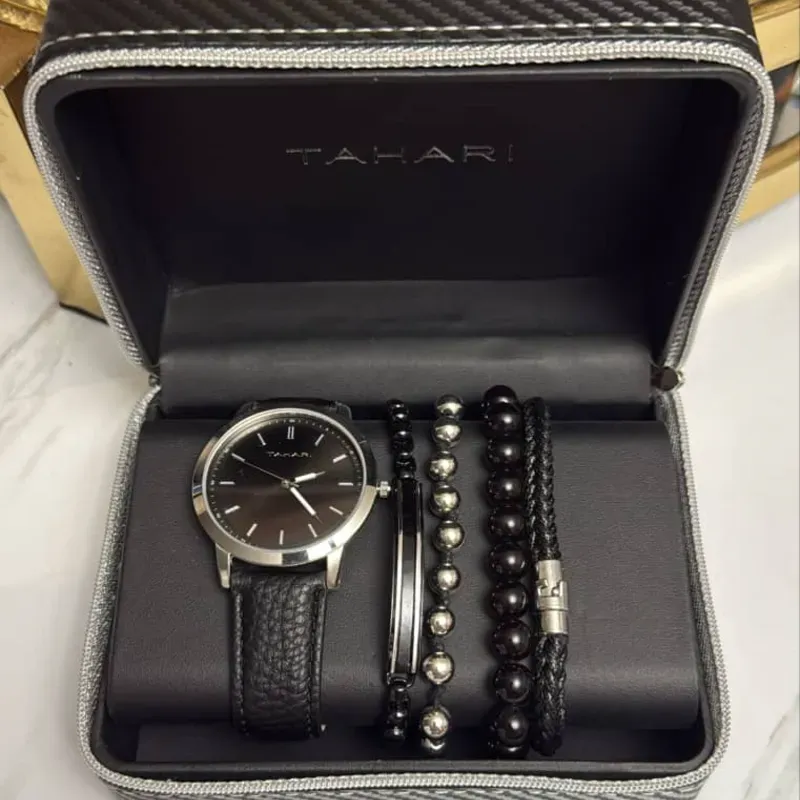Reloj con pulseras