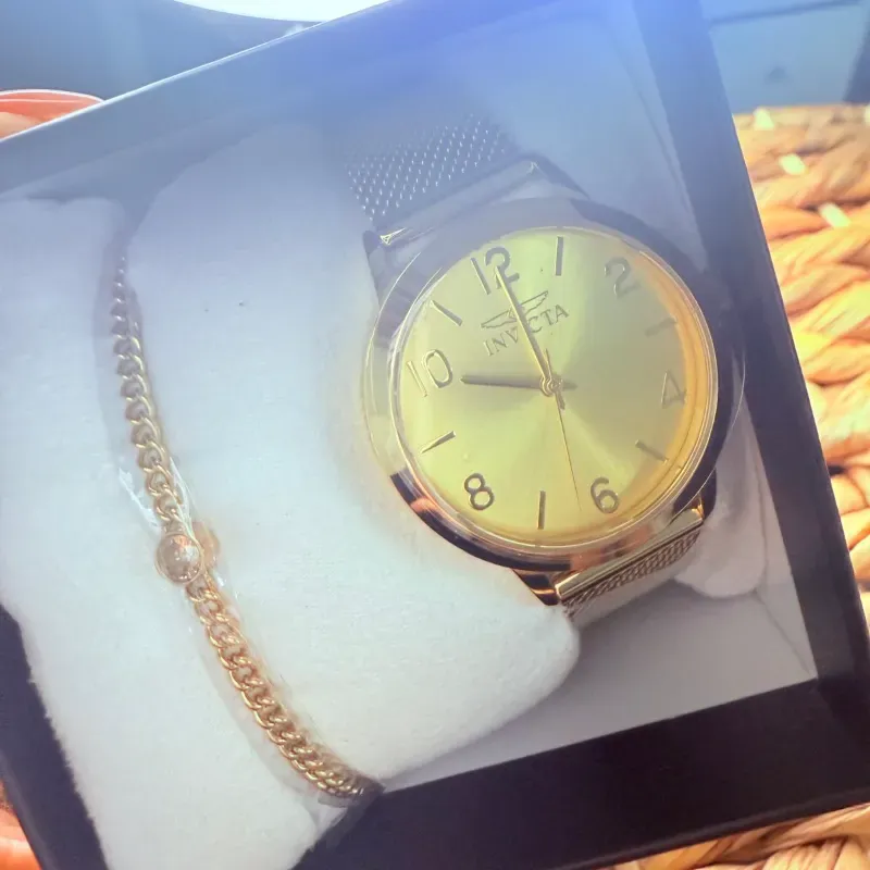 Reloj invicta con manilla