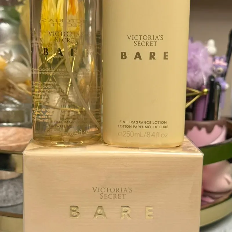 Set Victoria's Bare