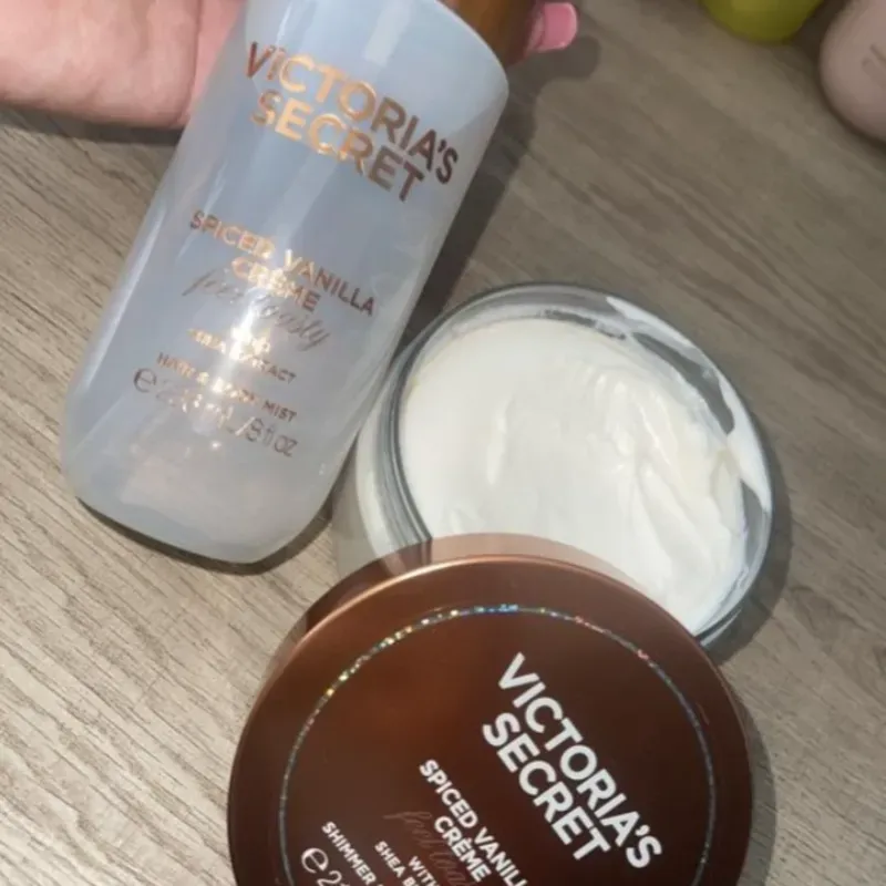 Victoria's colonia y mantequilla corporal