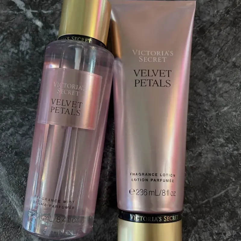 Victoria's Velvet Petals Clásica