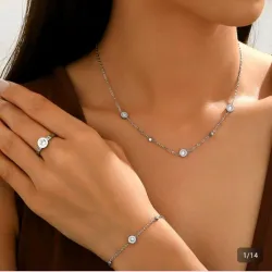 Juego Plateado de 5 piezas con circonia