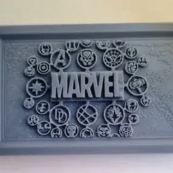 Relieve Artístico Marvel