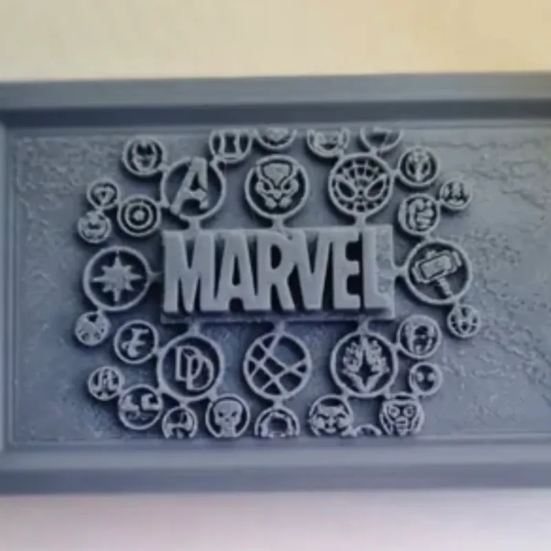 Relieve Artístico Marvel