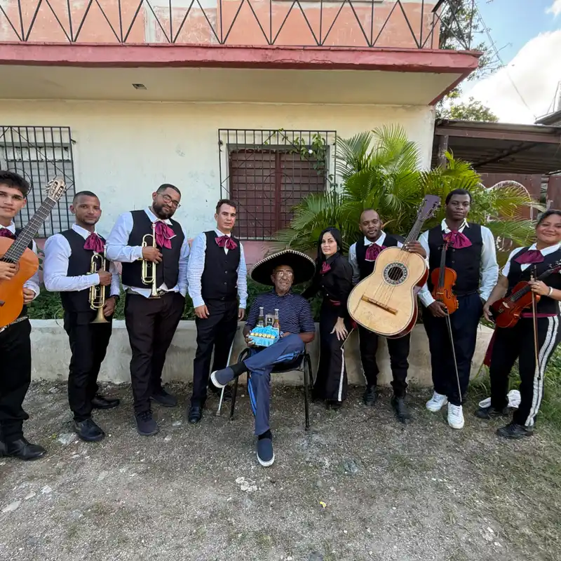 Serenata Larga (todos los músicos ) 