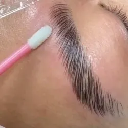 Laminado de cejas