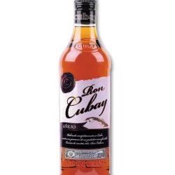 Ron Cubay trago