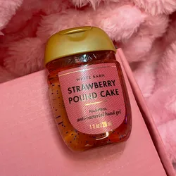 Strawpberry pound cake