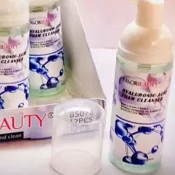 Limpiador facial espumoso de acido hialurónico
