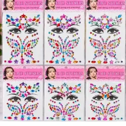 Adornos faciales, cristales y gemas para maquillaje maximalista y looks más creativos.