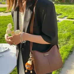 Cartera carmelita