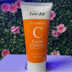 limpiador facial con vitamina C.