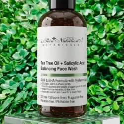 Limpiador Facial Equilibrante con Aceite de Árbol de Té y Ácido Salicílico