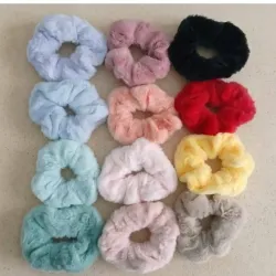 Scrunchie tipo peluche