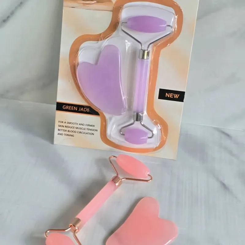 Set de Rodillo facial y Piedra Gua Sha💜 ✨