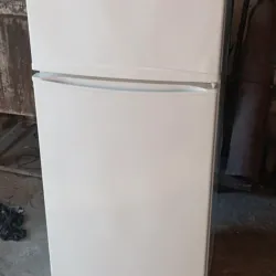 Refrigerador HAIER de 2 puertas 
