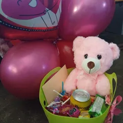 Peluche y confituras en bolsas plásticas 