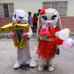 Rosy y Bunny con kake y globos 