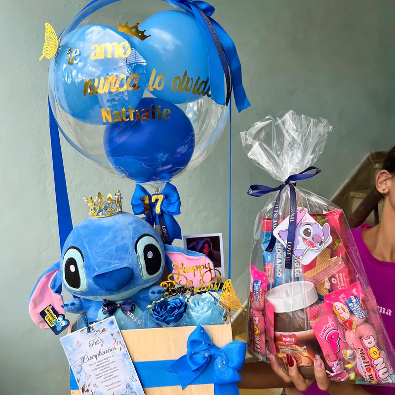 Caja con chuces y peluche 