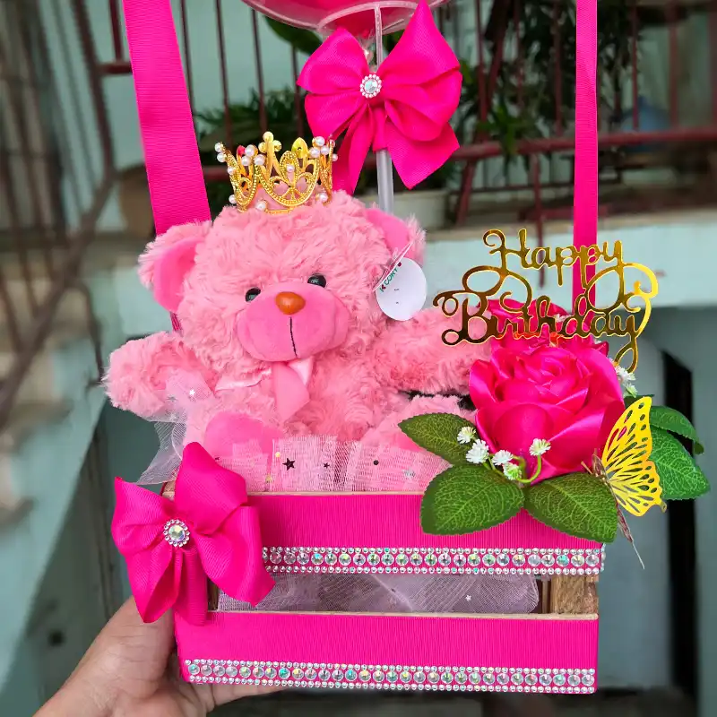 Caja con oso y rosas 