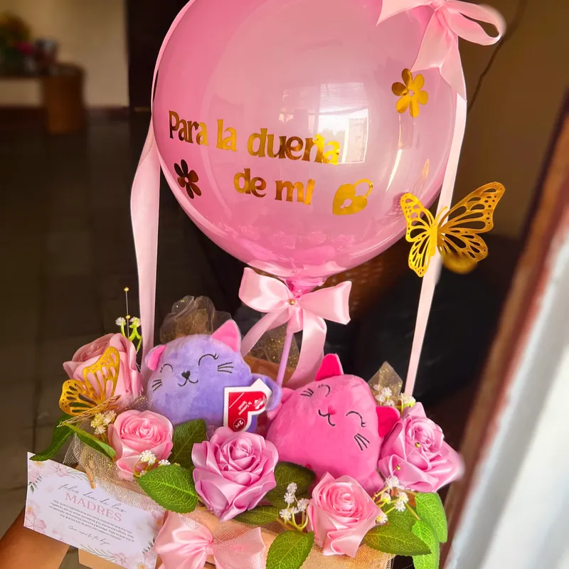 Caja con pareja de peluches 