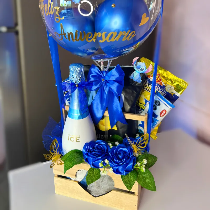 Caja con vino y rosas