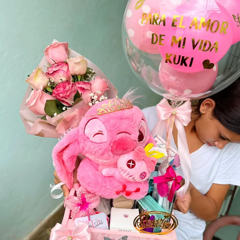 Caja grande con Ángela