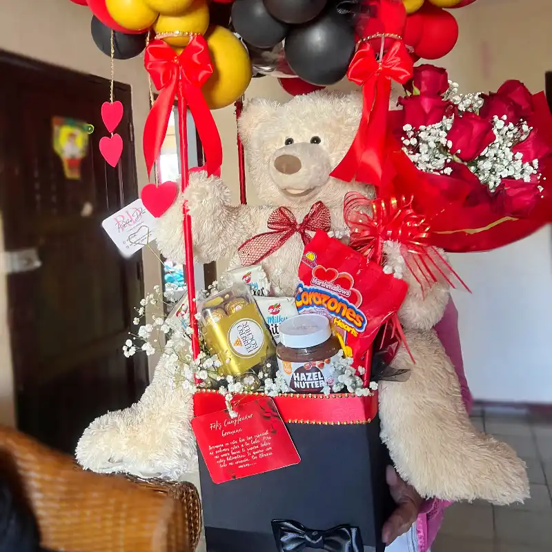 Caja grande con peluche